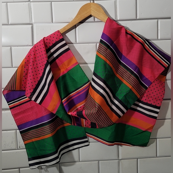 Made In Italy Ladies Silk Like 100% Polyester Rectangle Scarf Color Block Fuchsi - Picture 1 of 4
